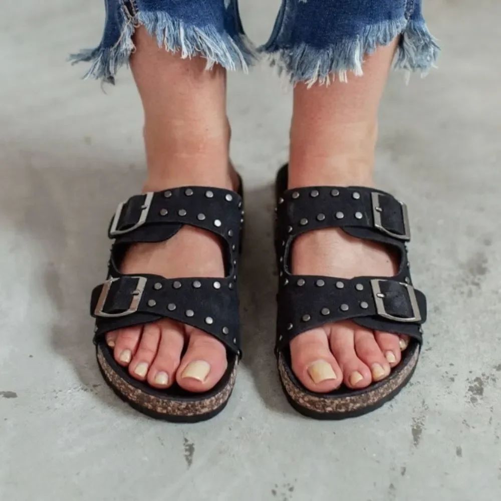 BRAND NEW OLIVIA MILLER DOUBLE STRAP PYRAMID STUDDED DETAILING ROUND TOE SANDAL - Picture 4 of 13